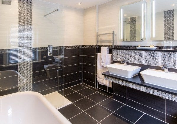 Grand National bathroom at the Derby Manor in Bournemouth